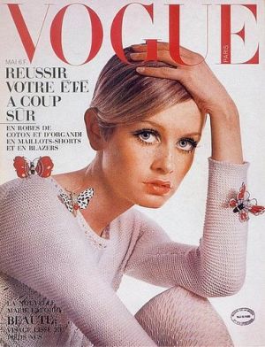 Vintage Vogue magazine covers - wah4mi0ae4yauslife.com - Vintage Vogue Paris May 1967 - Twiggy.jpg